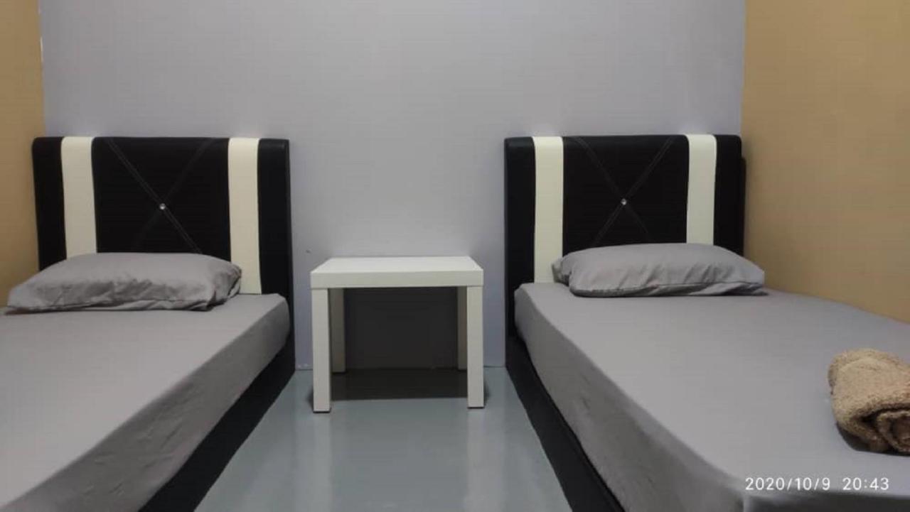 Ny Tropical Backpackers Hostel Desaru Luaran gambar
