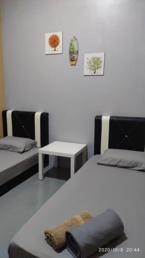 Ny Tropical Backpackers Hostel Desaru Luaran gambar