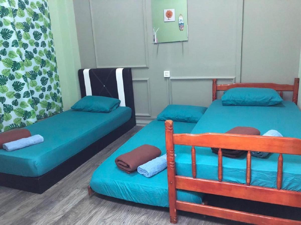 Ny Tropical Backpackers Hostel Desaru Luaran gambar