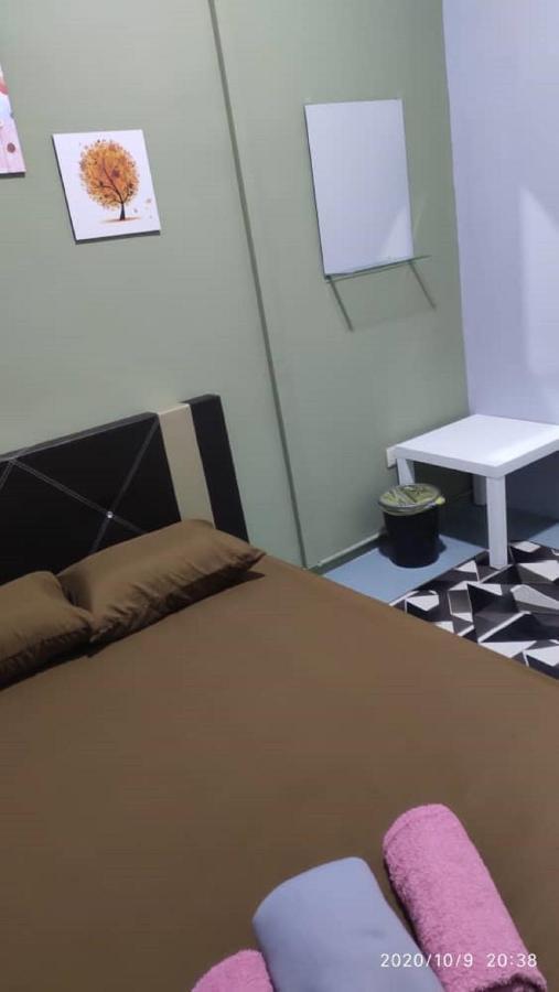 Ny Tropical Backpackers Hostel Desaru Luaran gambar