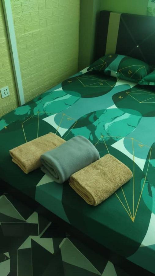 Ny Tropical Backpackers Hostel Desaru Luaran gambar