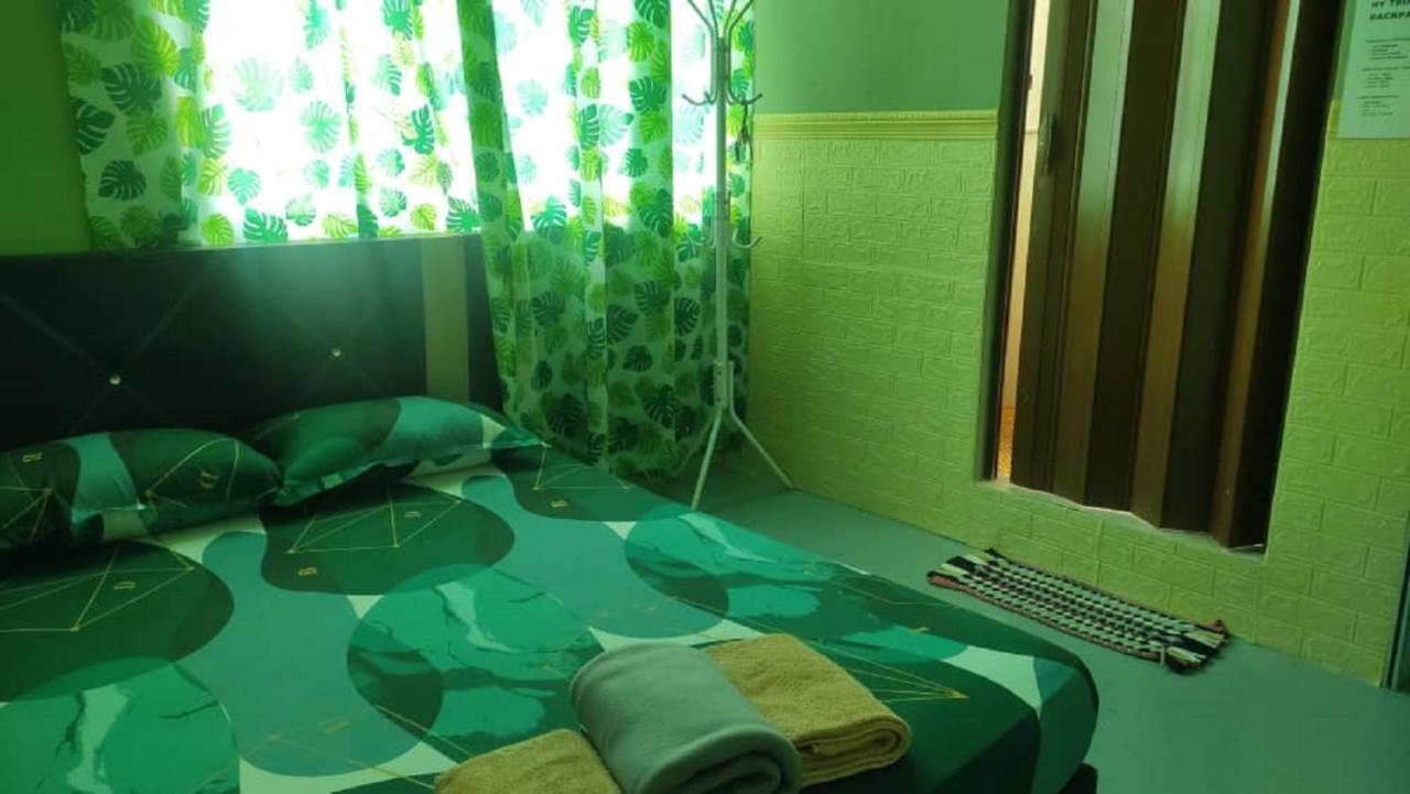 Ny Tropical Backpackers Hostel Desaru Luaran gambar