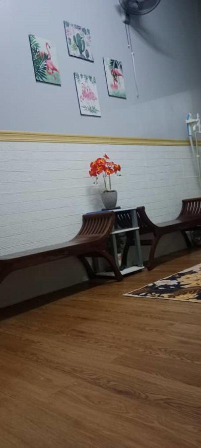 Ny Tropical Backpackers Hostel Desaru Luaran gambar